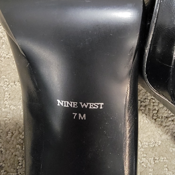Nine West size 7M heels - Picture 4 of 5